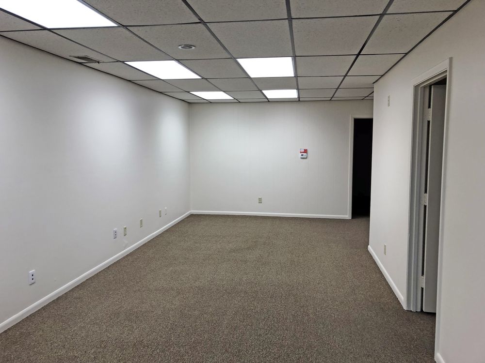 2000 W Pioneer Pkwy, Peoria, IL 61615